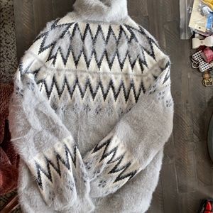 Pink Lily turtle neck